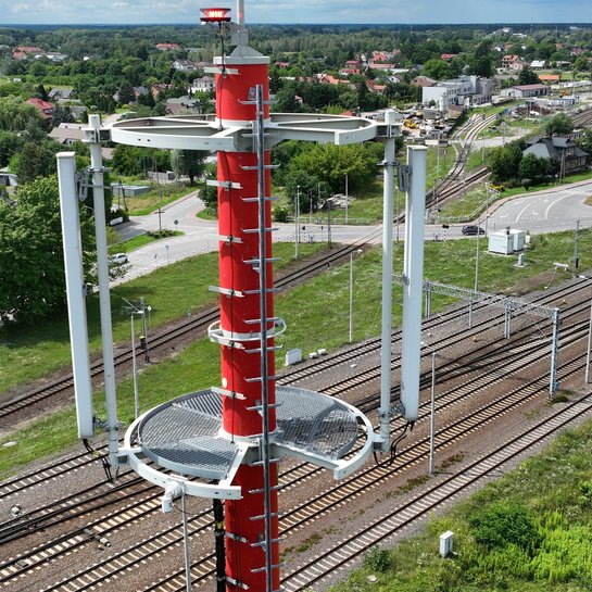 Maszt GSM-R przy linii kolejowej 4 fot. Paweł Mieszkowski