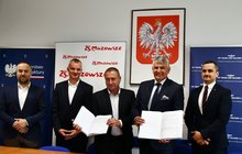 Podpisanie Kolej+, woj. mazowieckie, na zdjęciu przedstawiciele PLK SA i Track Tec Construction fot. PLK SA.JPG (2)