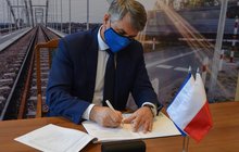 Podpisanie umowy z samorządem o współpracy przy budowie dwóch wiaduktów kolejowych na ul. Działkowców