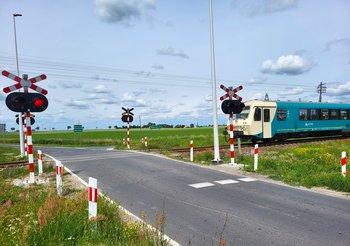 Przejazd kolejowo-drogowy we Wrocławkach. Fot. Eugeniusz Kołodyński PLK