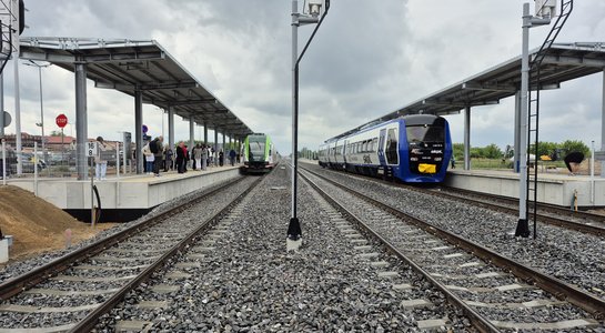 Stacja Łomża Pociągi stoją przy peronach stacji Łomża fot. Tomasz Łotowski