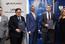 Podpisanie umowy między Cargotor a PLK SA z udziałem przedstawicieli PLK SA, PKP SA i Cargotoru fot. PLK SA 2