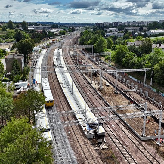 Modernizowana stacja Kraków Batowice, widok z lotu ptaka, fot. Piotr Hamarnik (1)