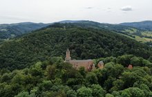 Zagórze Śląskie - zamek Grodno. Fot. R. Mitura 06.24