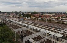 Stacja Czechowice-Dziedzice z lotu ptaka, widać nowy peron i drugi peron w budowie, fot. Adam Roik (2)