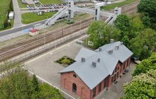Stryków, kładka nad torami, windy, perony, tory, dworzec fot. Paweł Mieszkowski PLK SA