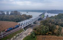 Goczałkowice Zdrój pociąg na moście nad Wisłą widok z lotu ptaka fot Eryk Mstowski