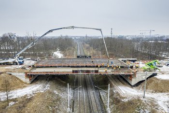 Widok na budowę wiaduktu drogowego w Poznaniu. autor: Jakub Wilczek