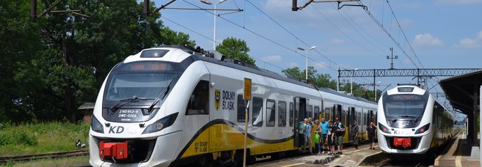 Pociąg do Międzylesia i dalej do Czech na stacji kolejowej Ziębice. Fot. M. Pabiańska. 06.2024