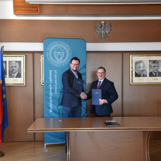 Podpisanie porozumienia o współpracy z Wydziałem Inżynierii Lądowej Politechniki Warszawskiej na zdjęciu Marcin Mochocki czlonek zarządu PLK SA fot. PLK SA