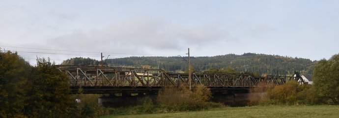 Most nad rzeka Bóbr na linii kolejowej między Marciszowem a Sędzisławem Fot. M. Dobosiewicz